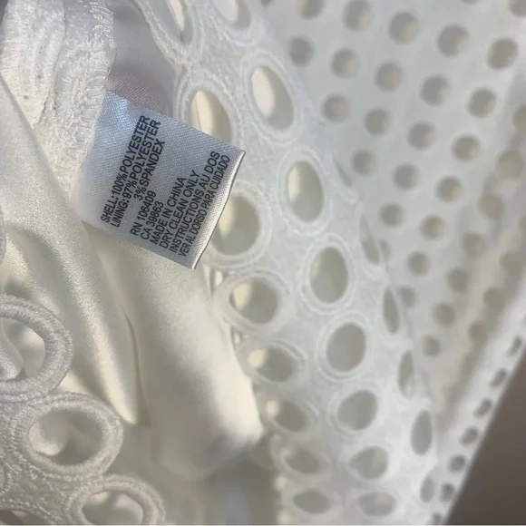 Tahari Circle Eyelet White Lace Shift Dress - Picture 11 of 15